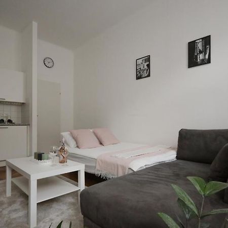 Apartment 10-Next Metro U3 Bécs Kültér fotó